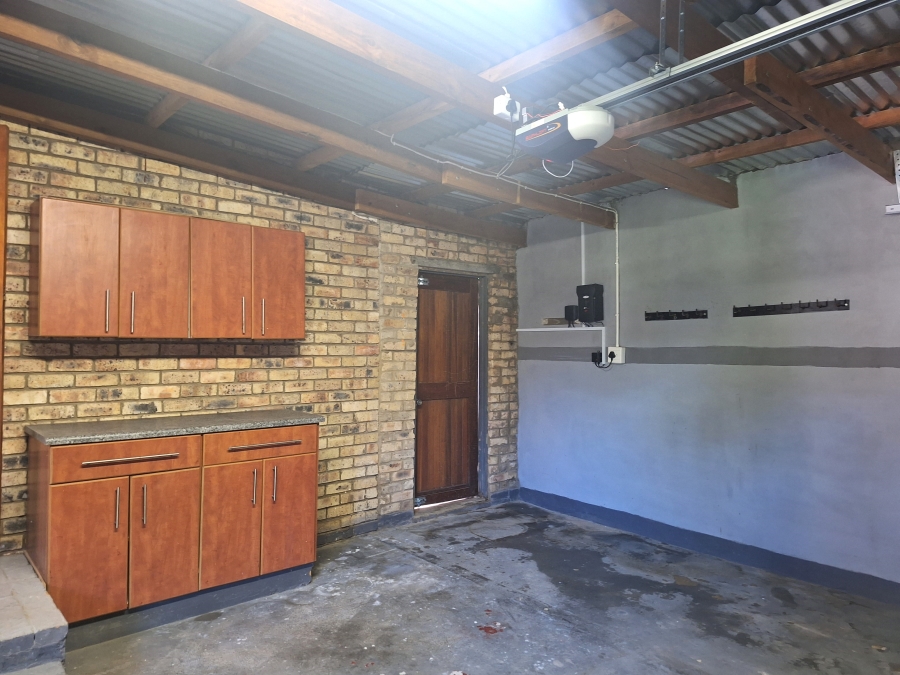 To Let 2 Bedroom Property for Rent in Strelitzia Park Eastern Cape